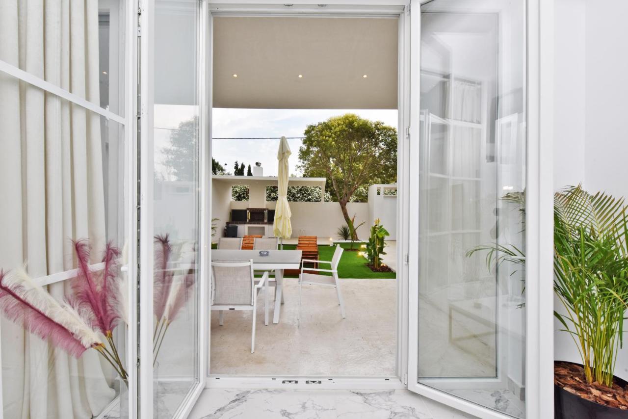 4 Elements Seaside Luxury Suites By Rentalspro Services Nea Moudania Halkidiki Exterior photo