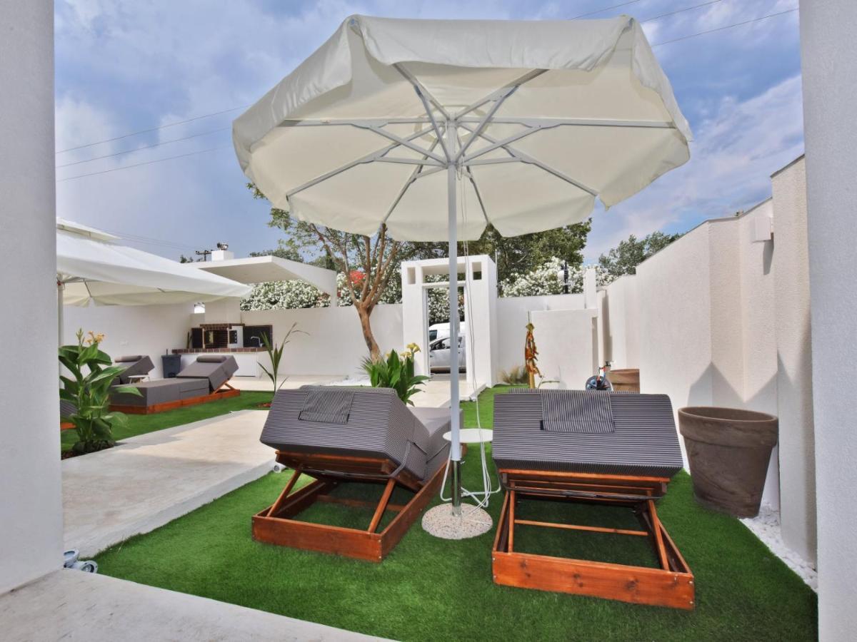 4 Elements Seaside Luxury Suites By Rentalspro Services Nea Moudania Halkidiki Exterior photo